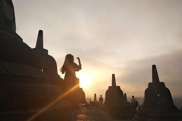 Sunrise at Borobudur: Private Guided Tour with Expert photo 5