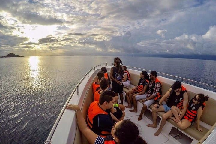 Phi Phi Sunrise Premium Speedboat Tour — Early Maya Bay & Bamboo Island