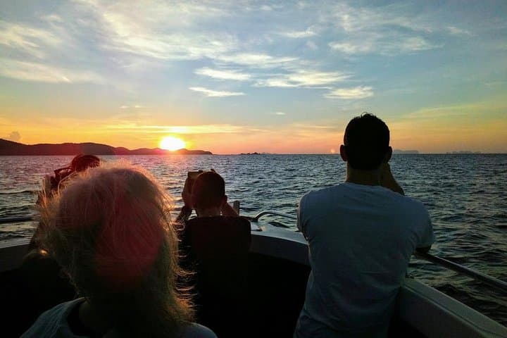 Phi Phi Sunrise Premium Speedboat Tour — Early Maya Bay & Bamboo Island photo 2