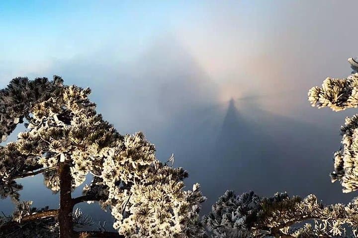 Huangshan Mountain Enthralled: 3-Day Hiking & Cultural Tour photo 2
