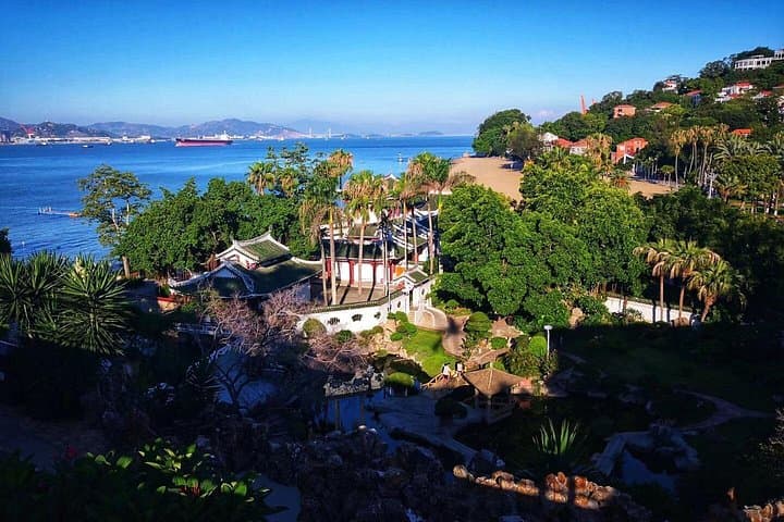Xiamen Day Tour: Nanputuo Temple, Huli Mountain Fort & Gulangyu Island photo 1