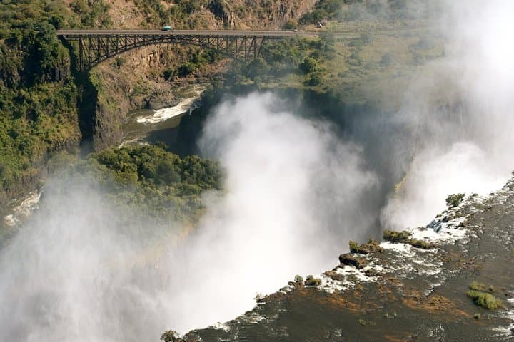 Victoria Falls Guided Tour: Best Views, History & Practical Tips