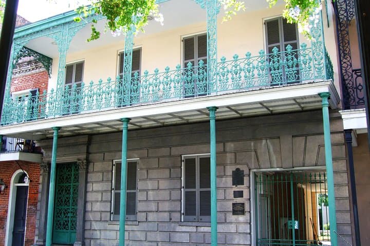 Private Urban Plantation and French Quarter Walking Tour: Inside New Orleans' Planter Homes