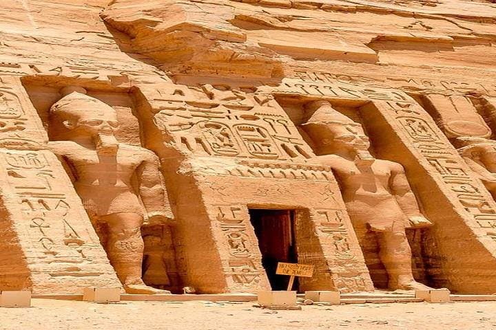 Abu Simbel Day Tour from Aswan — Ramses' Colossal Temples & Lake Nasser Drive photo 2