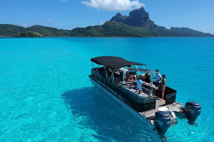 Private Lagoon Tour in Bora Bora: Bar Boat Snorkeling with Rays & Sharks photo 2