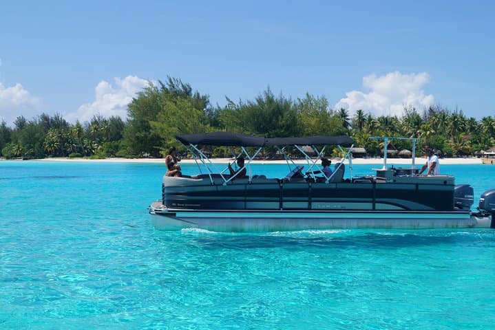Private Bora Bora Lagoon Tour with Snorkeling and Onboard Lunch photo 2