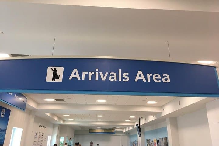Grand Cayman Shared Airport Transfer — Shuttle Between GCM and Seven Mile Beach photo 2