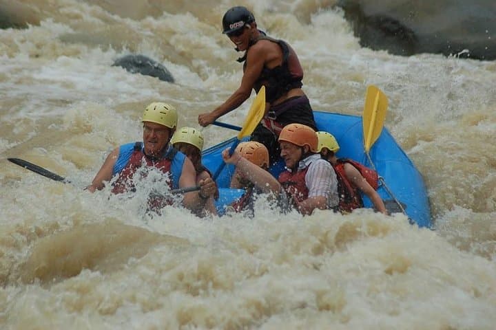 Naranjo River Whitewater Rafting from Manuel Antonio: Class III Rapids and Jungle Gorge Adventure photo 5