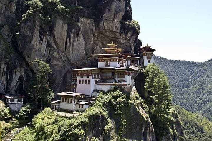 14-Day Bhutan Cultural Tour with 2-Day Bumthang Trek photo 3