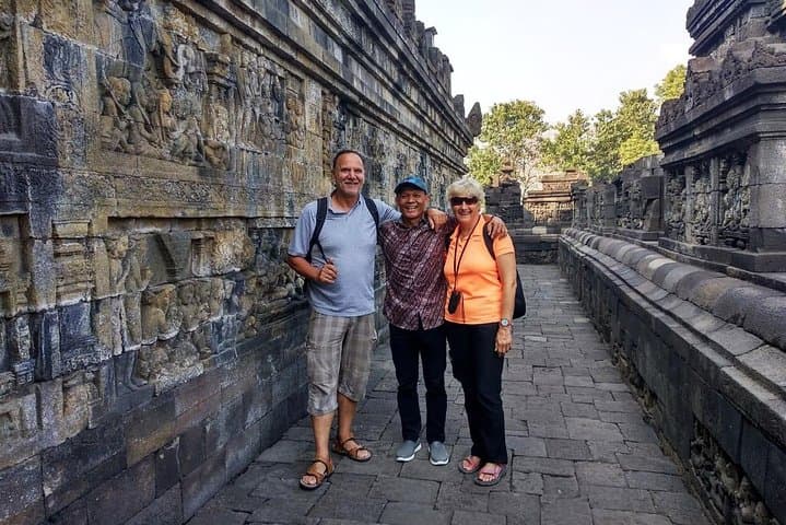 Yogyakarta Private Tour: Borobudur, Prambanan & Kraton in One Day photo 3
