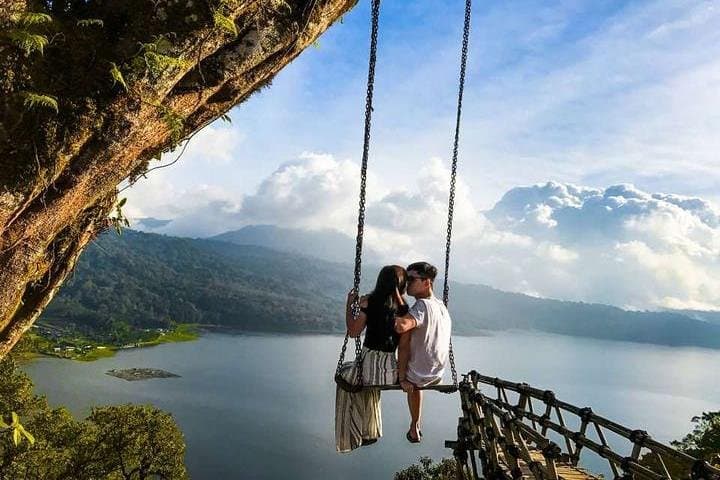 Ulun Danu & Tanah Lot Sunset Tour — Bedugul Temples, Handara Gate & Wanagiri Views photo 2