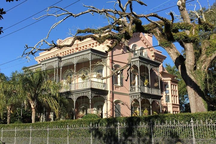 Garden District Architecture Walking Tour - New Orleans Mansions & Lafayette Cemetery photo 4