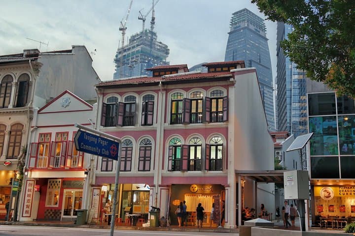 Discover Tiong Bahru: Private Custom Walking Tour of Singapore’s Bohemian Quarter
