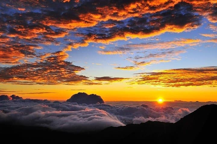 Haleakala Sunrise Tour: Watch Dawn from Maui’s 9,740-ft Summit