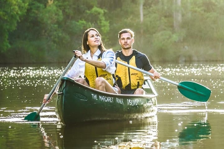 Margaret River Discovery: 4WD, Canoe & Wine Experience