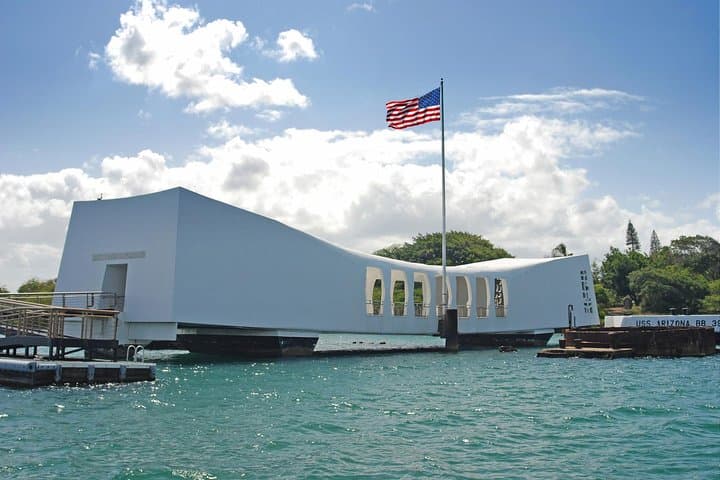 Private Pearl Harbor and Scenic Oahu Tour: Full-Day Guided History and Scenic Coastline Drive photo 1