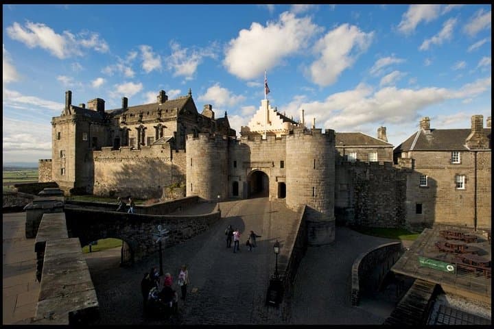 Stirling Castle and Old Town Secrets — Private 3-Hour Guided Tour