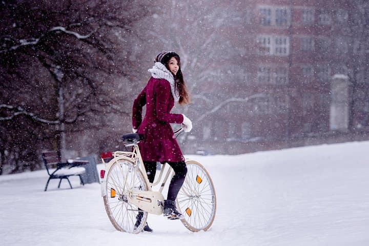 Prague Winter eBike Tour: Castle, Kampa & Lesser Town (90 Minutes) photo 1