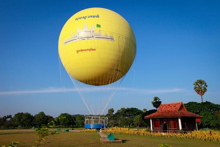 Angkor Wat Balloon Ride & Khmer Lunch – Tethered Balloon over Ancient Temples
