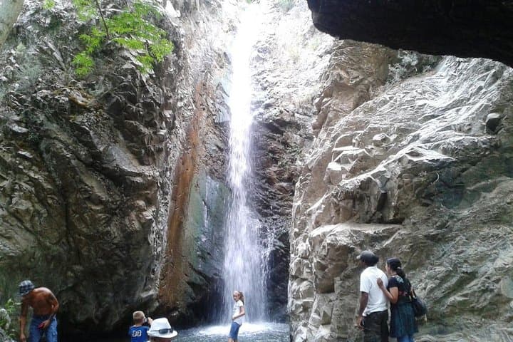 E‑bike Day Ride: Omodos to Milomeris Waterfall via Platres in Troodos