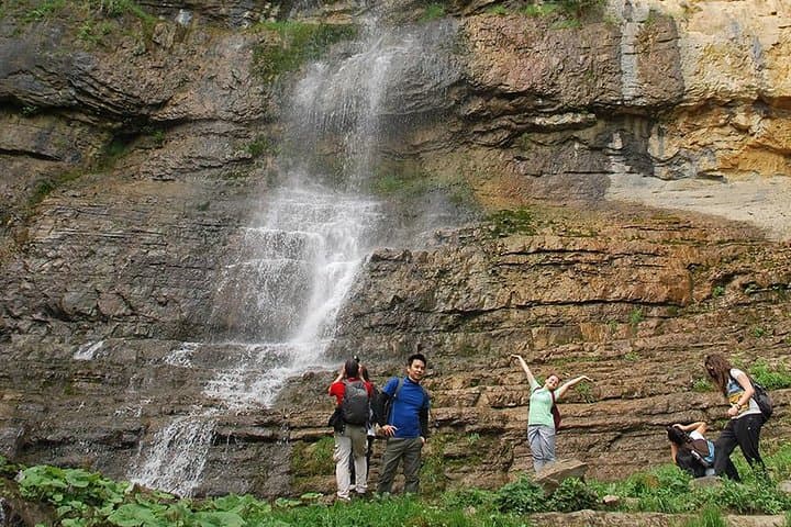 Iskar Gorge Trek and Skaklia Waterfall: Day Hike from Sofia to Cherepish Monastery