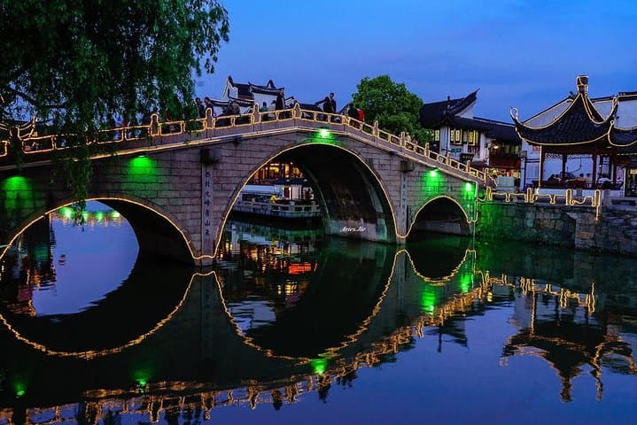 Qibao Ancient Town Private Walking Tour: Tea Tasting & Calligraphy Experience photo 6