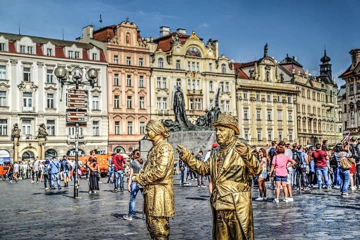 Prague Main Touristic Points: Castle, Charles Bridge & Old Town Bus-and-Walk Tour photo 6