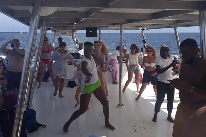 Saona Island Day Trip from Punta Cana: Catamaran Cruise, Natural Pool & Beach Buffet photo 6