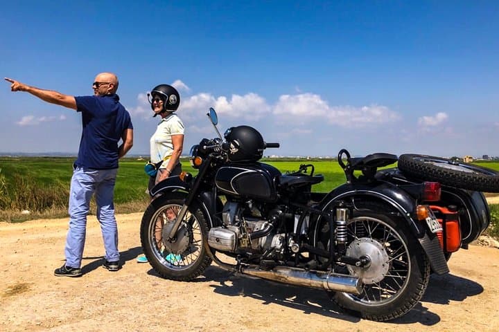 Valencia Vintage Sidecar Tour: City Highlights to the Beaches photo 4