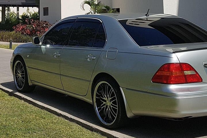 St. Lucia Private Luxury Airport Transfer — Scenic East Coast Drive with Local Stops