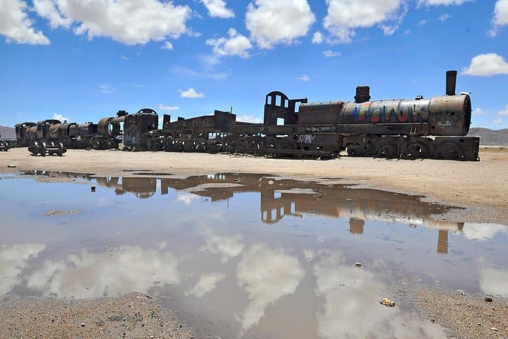 Full-Day Private Salar de Uyuni Tour: Train Cemetery, Incahuasi & Salt Flat Lunch photo 3