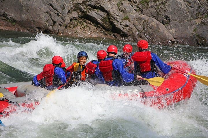 Family-Friendly Clearwater River Rafting in Wells Gray Park photo 6