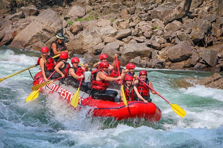 Half-Day Clearwater River Whitewater Rafting in Wells Gray Provincial Park photo 4