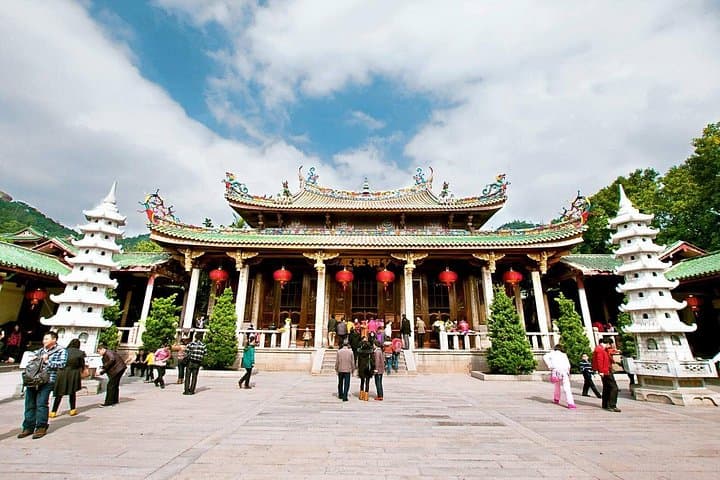 Xiamen Day Tour: Nanputuo Temple, Huli Mountain Fort & Gulangyu Island photo 3