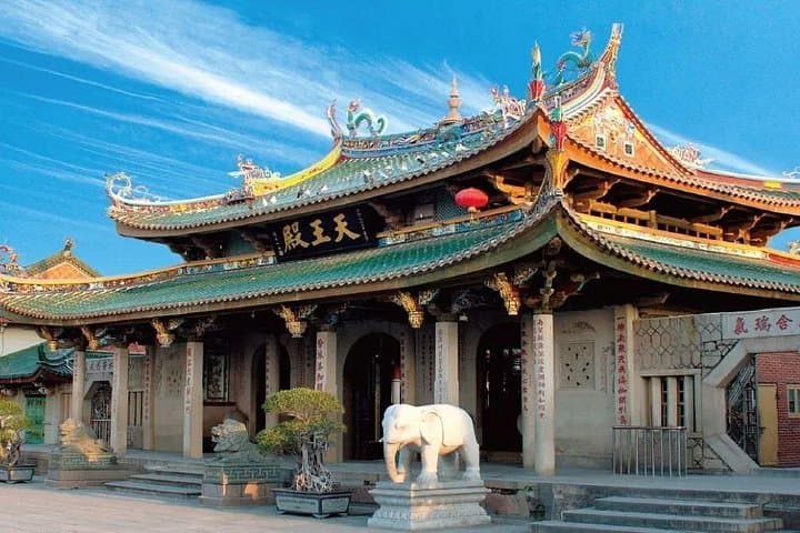 Xiamen Day Tour: Nanputuo Temple, Huli Mountain Fort & Gulangyu Island photo 2
