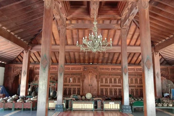 Hands-On Javanese Arts at Java Culture Museum: Batik, Masks & Dance in Yogyakarta photo 4