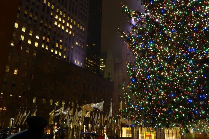 Renegade Rockefeller: Private Artified Christmas Walking Tour photo 3