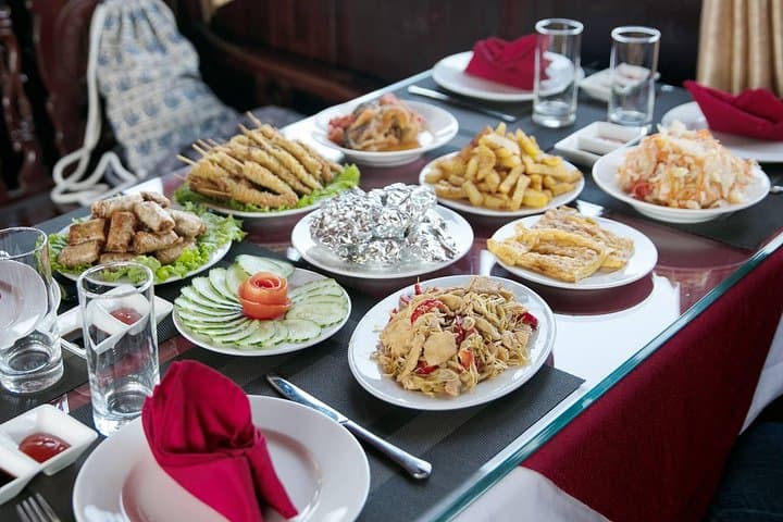 Luxury Day Cruise to Ha Long & Lan Ha Bay with Kayaking, Caves & Cooking Class photo 5