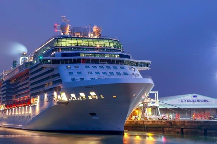 Shared Minibus Transfer Between London/Heathrow and Southampton Cruise Terminal photo 2