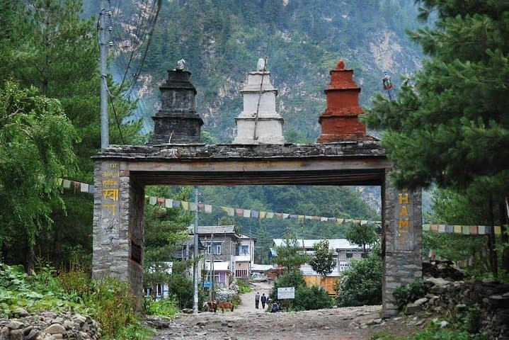 Annapurna Circuit 17-Day Trek: Thorung La, Manang & High Himalayan Valleys photo 2