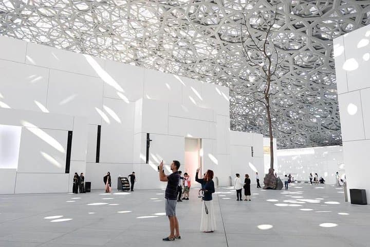Abu Dhabi Full-Day Private Tour: Sheikh Zayed, Corniche & Cultural Highlights photo 5