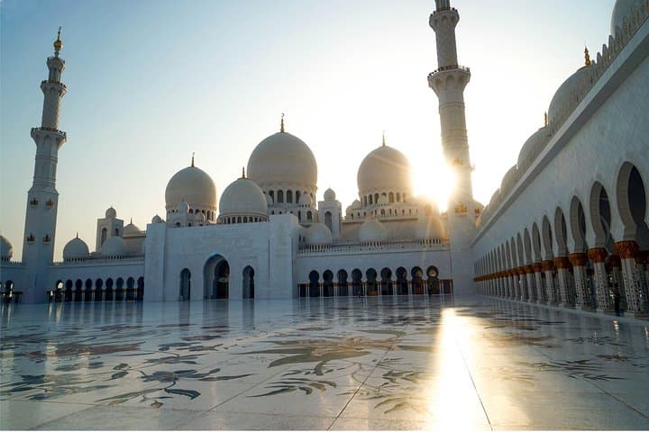Abu Dhabi Full-Day Private Tour: Sheikh Zayed, Corniche & Cultural Highlights photo 2