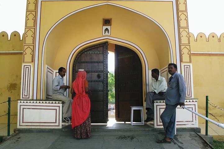 Jaipur Same-Day Dream Tour: Amber Fort, City Palace & Hawa Mahal photo 3