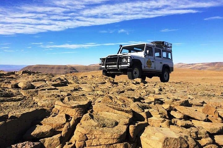 Balcones del Calafate 4x4 Off-Road Excursion — Huyliche Hill Views & Fossil Labyrinth photo 2
