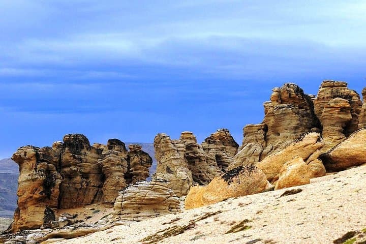 Balcones del Calafate 4x4 Off-Road Excursion — Huyliche Hill Views & Fossil Labyrinth photo 3