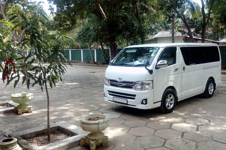 Colombo Airport to Heritage Ambepussa Private Transfer — Smooth 1–1.5 Hour Ride from CMB photo 6