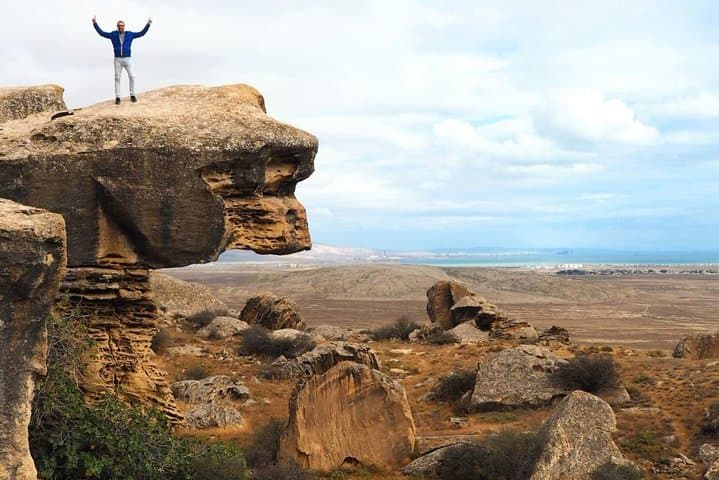 Baku to Gobustan: Mud Volcanoes, Maiden Tower & Land of Fire Tour