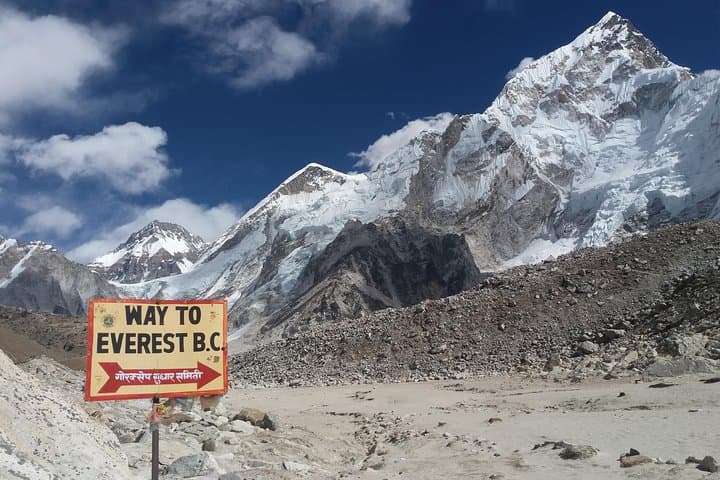 Everest Base Camp Trek: Plan the Classic 12-Day Himalayan Journey photo 2