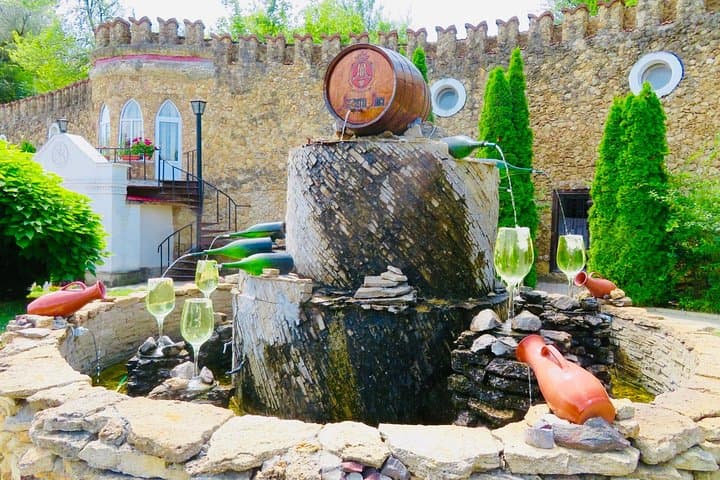 Inside Transdniestria: Tiraspol, Bender Fortress & Milestii Mici Cellars