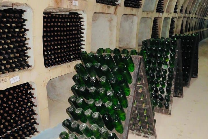 Inside Transdniestria: Tiraspol, Bender Fortress & Milestii Mici Cellars photo 4